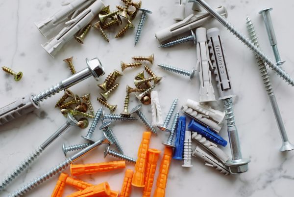 Choisir les meilleures vis placo pour des fixations robustes